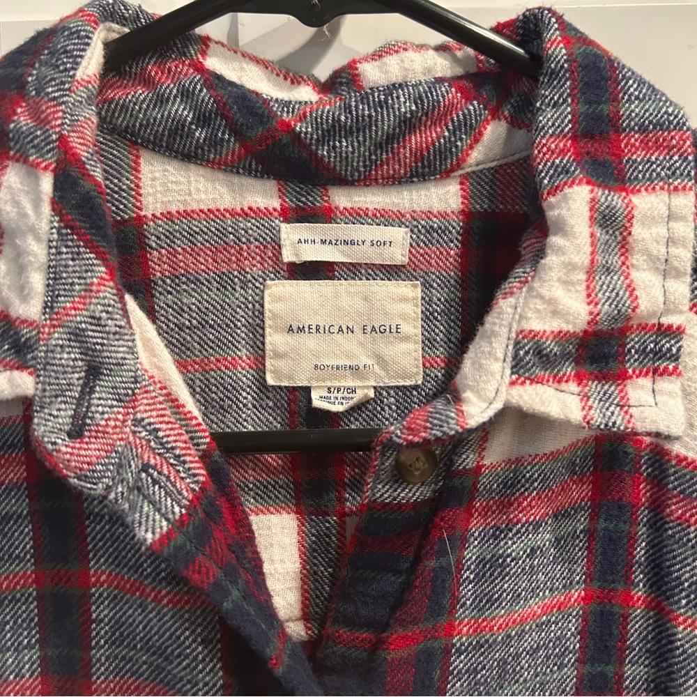 American Eagle Ahh-mazingly Soft Red/Blue/Green Eyes Women’s Flannel, Small - Picture 2 of 3